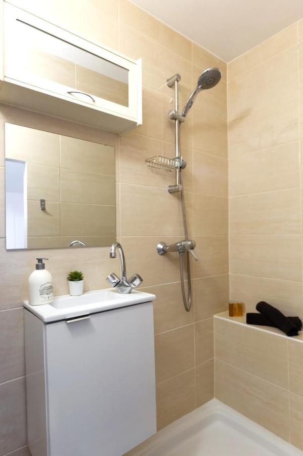 Appartement Cosy Et De Bon Standing Фонтене-су-Буа Екстер'єр фото